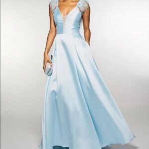 Speechless Light Blue Satin Gown Feather Detail V Neck Evening Dress Sz 7/#8221